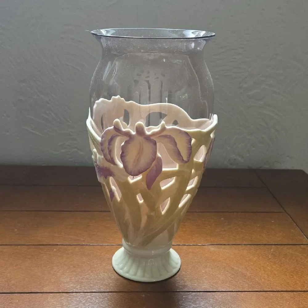 LENOX CLASSIC PIERCED IRIS VASE, Purple and Cream Floral pattern - NEW WITH TAGS